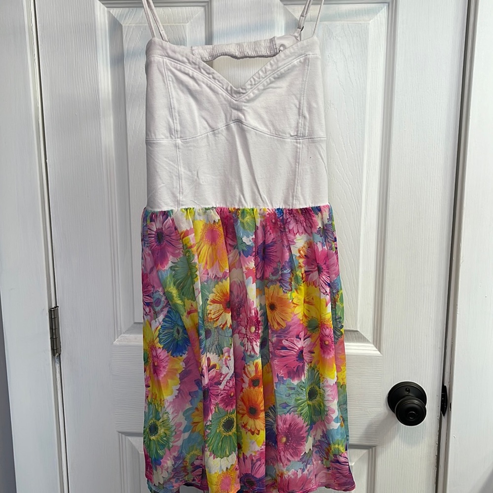 Whit and floral Aeropostale dress